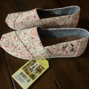 Toms Brand New Floral Slip Ons 7.5